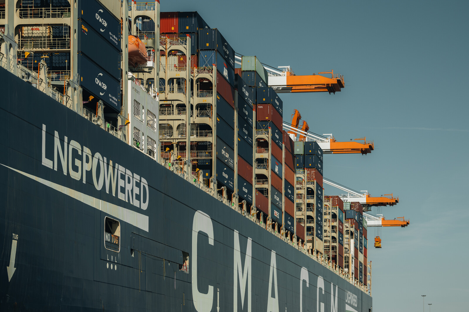 Porte-conteneurs dans le port du Havre @ P. Galliot_Région Normandie