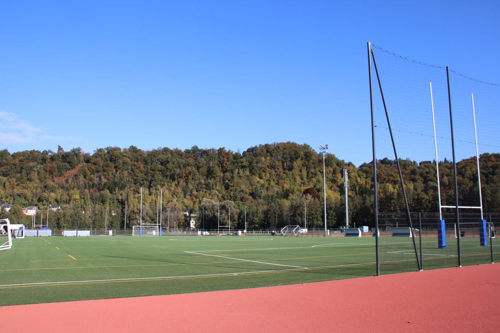 psl_terrainsynthe_travauxcvilledepontaudemer_1.jpg
